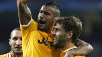 Vidal, con Llorente.
