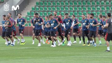 El buen rollo dominó en el último entrenamiento de la Selección