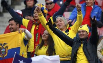 Hinchas ecuatorianos en las tribunas del Estadio Nacional