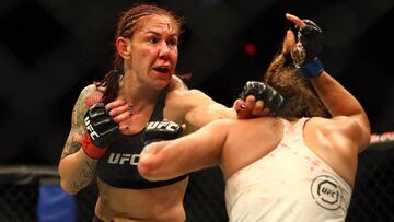 Cris Cyborg y Felicia Spencer durante el UFC 240.