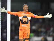 Keylor Navas durante el Pumas vs Cruz Azul de la Liga MX.