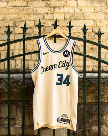 La equipación City Edition de los Milwaukee Bucks para la temporada 2025/26  trae de vuelta un diseño muy querido por los aficionados: el uniforme “Cream City”.
