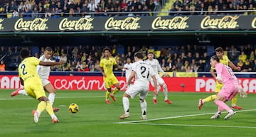 El jugador del Real Madrid, Kylian Mbapp, marca el 1-1 al Villarreal. 