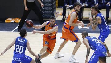 Fernando San Emeterio, durante el partido de la Fase Final de la ACB que ha enfrentado al Valencia Basket y al San Pablo Burgos