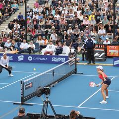 How to play pickleball: Rules for beginners | Points, serve, court dimensions...