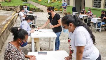 La Gobernaci&oacute;n del Valle y la Alcald&iacute;a de Cali decidieron levantar la medida de pico y c&eacute;dula en la ciudad para ayudar en la reactivaci&oacute;n econ&oacute;mica