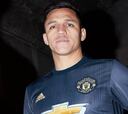 Alexis Sánchez presenta el nuevo uniforme del Manchester United