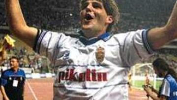 <b>UNO DE LOS HÉROES DE LA COPA.</B> Yordigol, como se le conoce en La Romareda, fue uno de los héroes de la final de Copa del Rey de la temporada pasada. El ariete andaluz consiguió uno de los goles que dieron la victoria (1-3) al Zaragoza y siempre se ha entregado a tope sobre el campo, por lo que los aficionados zaragocistas le tienen una gran estima. El fichaje de otros delanteros le ha cerrado el paso.