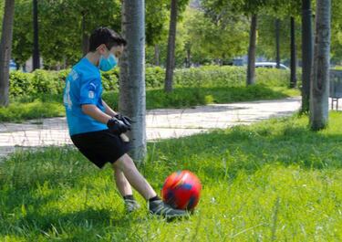 Elogio del balón en las calles