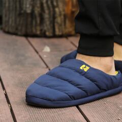 Adiós al estrés y los pies cansados: estas zapatillas con plumas de estar por casa optimizarán tu descanso