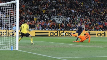 Iniesta ha pasado a la historia de la Selección Española por marcar el gol que nos dio el Mundial de Sudáfrica en la final ante Holanda.