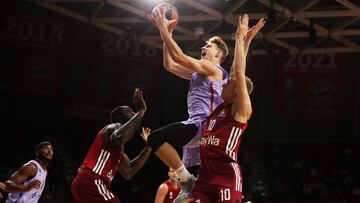 MUNICH, GERMANY - OCTOBER 07: R. Jokubaitis of FC Barcelona Basquet lays it up during the match between FC Bayern Muenchen Basketball and FC Barcelona Basquet at Audi Dome on October 07, 2021 in Munich, Germany. (Photo by Adam Pretty/Getty Images)