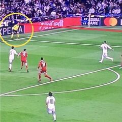 Bild se queja del penalti: "¿Cómo pueden no ver esto los árbitros?"