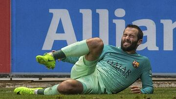 Aleix Vidal sobre el c&amp;eacute;sped de Mendizorroza.