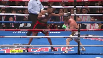 5'' de puro boxeo: la exhibición de esquivas de Canelo ante Jacobs