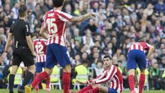 El Atlético clama contra otro penalti de Casemiro en un derbi