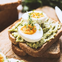 Ni tostadas ni cereales: una experta revela el alimento que debemos tomar por las mañanas para perder peso