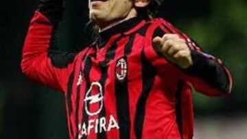 <B>CRACK.</B> Pirlo, celebrando un gol con el Milán.