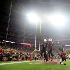 Which NFL players have gone to prison?