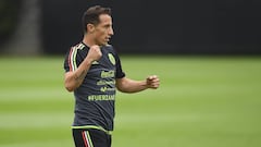 Andr&eacute;s Guardado durante el entrenamiento del Tri.