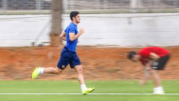Gon&ccedil;alo Guedes, entren&aacute;ndose.