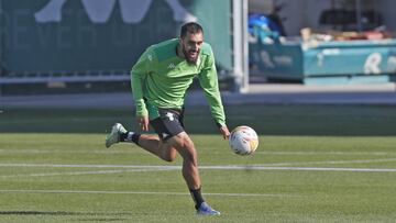 Borja Iglesias, en un entrenamiento.