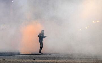 Los ultras del Marsella y el Lazio se enfrentaron en los alrededores del Stade Vélodrome antes y después del partido que enfrentaba a sus respectivos equipos en la Europa League. Hubo cuatro heridos leves por consecuencia de dichos enfrentamientos.