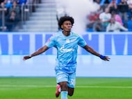 Mateo Cassierra en un partido del Zenit.