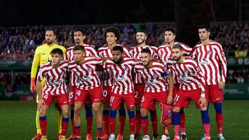 CARBALLINO, SPAIN - DECEMBER 22: Atletico de Madrid players line up for the team photos prior to the Copa del Rey second round match between CD Arenteiro and Atletico de Madrid at Estadio de Espinedo on December 22, 2022 in Carballino, Spain. (Photo by Jose Manuel Alvarez/Quality Sport Images/Getty Images)