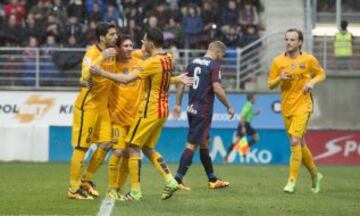 Celebración del tercer gol del Barcelona, penalti de Messi.