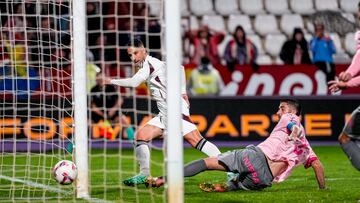 Fidel sigue de dulce en el Carlos Belmonte y volvió a marcar en su cumpleaños