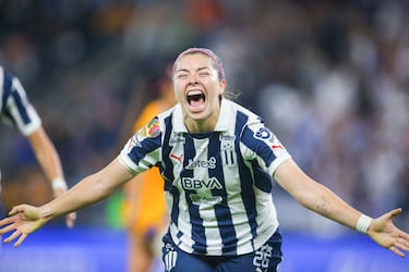 Katty Martínez lleva al América en su corazón