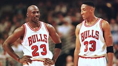 Michael Jordan y Scottie Pippen durante un partido