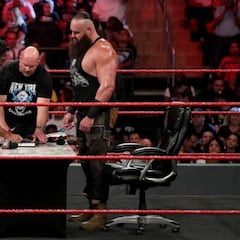 Stone Cold medió entre Rollins y Strowman en el Garden