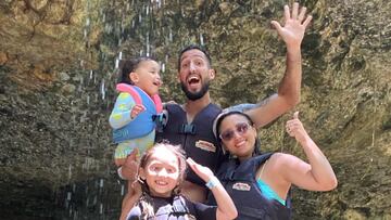 “A los dos años, a mi hija le diagnosticaron artritis... Pensé en dejar todo y no venir a Chile”