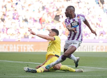 El Valladolid vuelve a Primera y lo hace por todo lo alto, remontando al Villarreal B en el añadido. Sylla, desde el punto de penalti, anotó el gol decisivo para los blanquivioletas, que retornan a la máxima categoría del fútbol español sólo un año después de haber descendido.