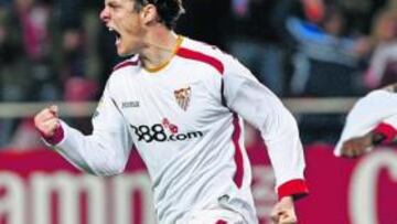 Squillaci celebra su gol contra el Valencia