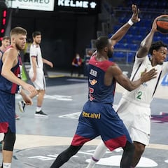 El Unicaja tira de orgullo para imponerse al Baskonia