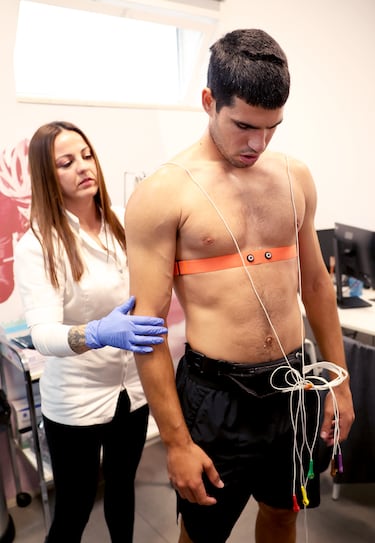 Carlos Alcaraz tras terminar su prueba de VO2 Max, clave para preparar los entrenamientos específicos para aumentar su rendimiento.