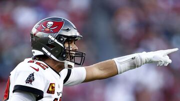 TAMPA, FLORIDA - SEPTEMBER 25: Tom Brady #12 of the Tampa Bay Buccaneers calls a play against the Green Bay Packers during the fourth quarter in the game at Raymond James Stadium on September 25, 2022 in Tampa, Florida.   Douglas P. DeFelice/Getty Images/AFP