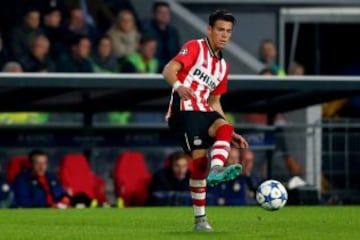 De los elementos más destacados de aquella camada. Lleva varios años en Europa con equipos como el AZ Alkmaar, Espanyol y actualmente PSV.