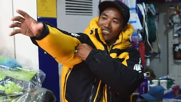 Kami Rita Sherpa, en una fotografía antes de iniciar la ascensión al Everest con la que ha hecho historia.