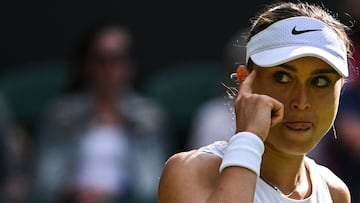 Spain's Paula Badosa reacts as she plays against Czech Republic's Petra Kvitova during their women's singles tennis match on the sixth day of the 2022 Wimbledon Championships at The All England Tennis Club in Wimbledon, southwest London, on July 2, 2022. (Photo by SEBASTIEN BOZON / AFP) / RESTRICTED TO EDITORIAL USE