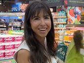 Influencer española va de compras a un supermercado de Chile y alucina con estos productos: “Demasiado nivel”