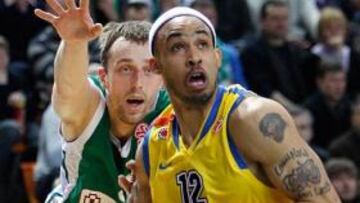 David Logan entra a canasta