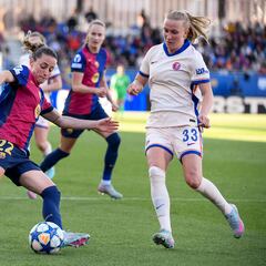 Beever-Jones, de niña fan del Chelsea a máxima goleadora