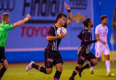 Los Álvarez : Once años de diferencia y una pelota de por medio