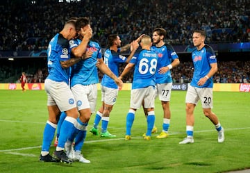 3-0. Giovanni Simeone celebra el tercer gol.
