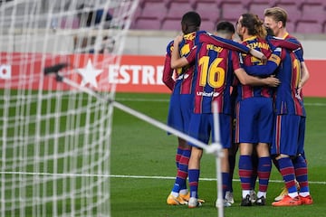 Los jugadores del Barcelona celebrando el gol 2-1