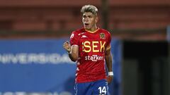 A Palacios lo siguen de cerca